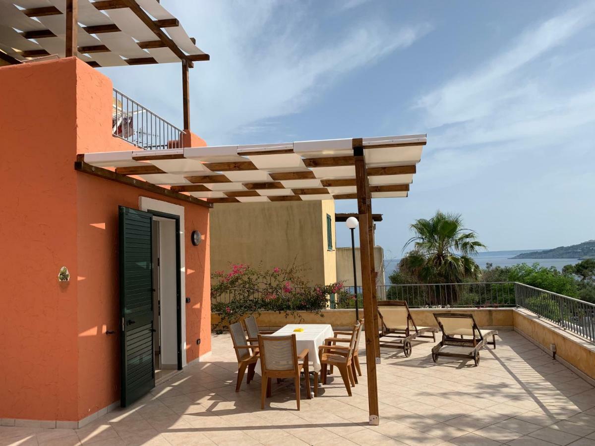 Appartamenti "Torre Del Mito" Santa Cesarea Terme Exterior photo